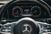 Cents per km or logbook method: which is better?